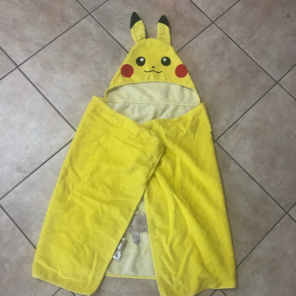 💎 (4/$30) Pokémon Pikachu Hooded Bath Towel